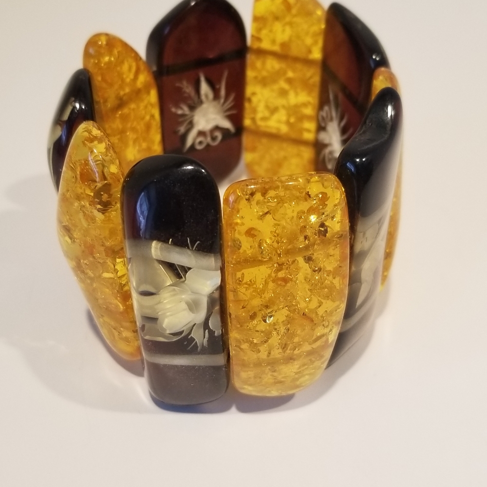 Vintage Yellow Confetti Sparkle Lucite Stretch Bracelet Reversed Carved Flower